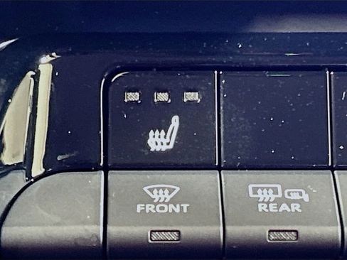 New 2026 Toyota Prius FWD image 18