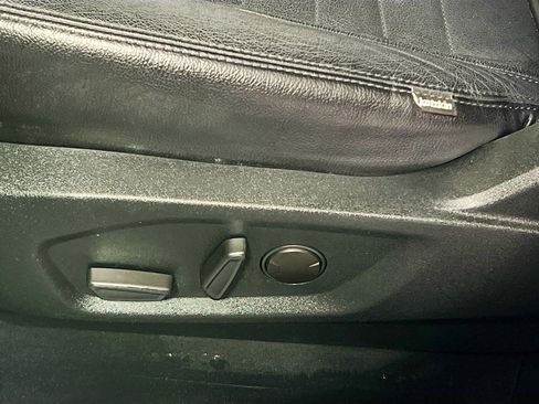 Used 2020 Ford Edge SE image 15