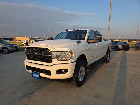 Used 2024 RAM 2500 Big Horn w/ Sport Appearance Package AWD/4WD image 3