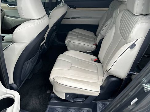 Used 2023 Hyundai Palisade Limited FWD image 21