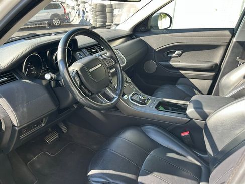 Used 2018 Land Rover Range Rover Evoque SE image 17