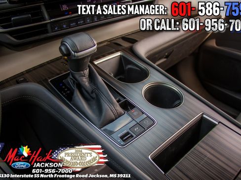 Used 2022 Toyota Sienna Limited image 21