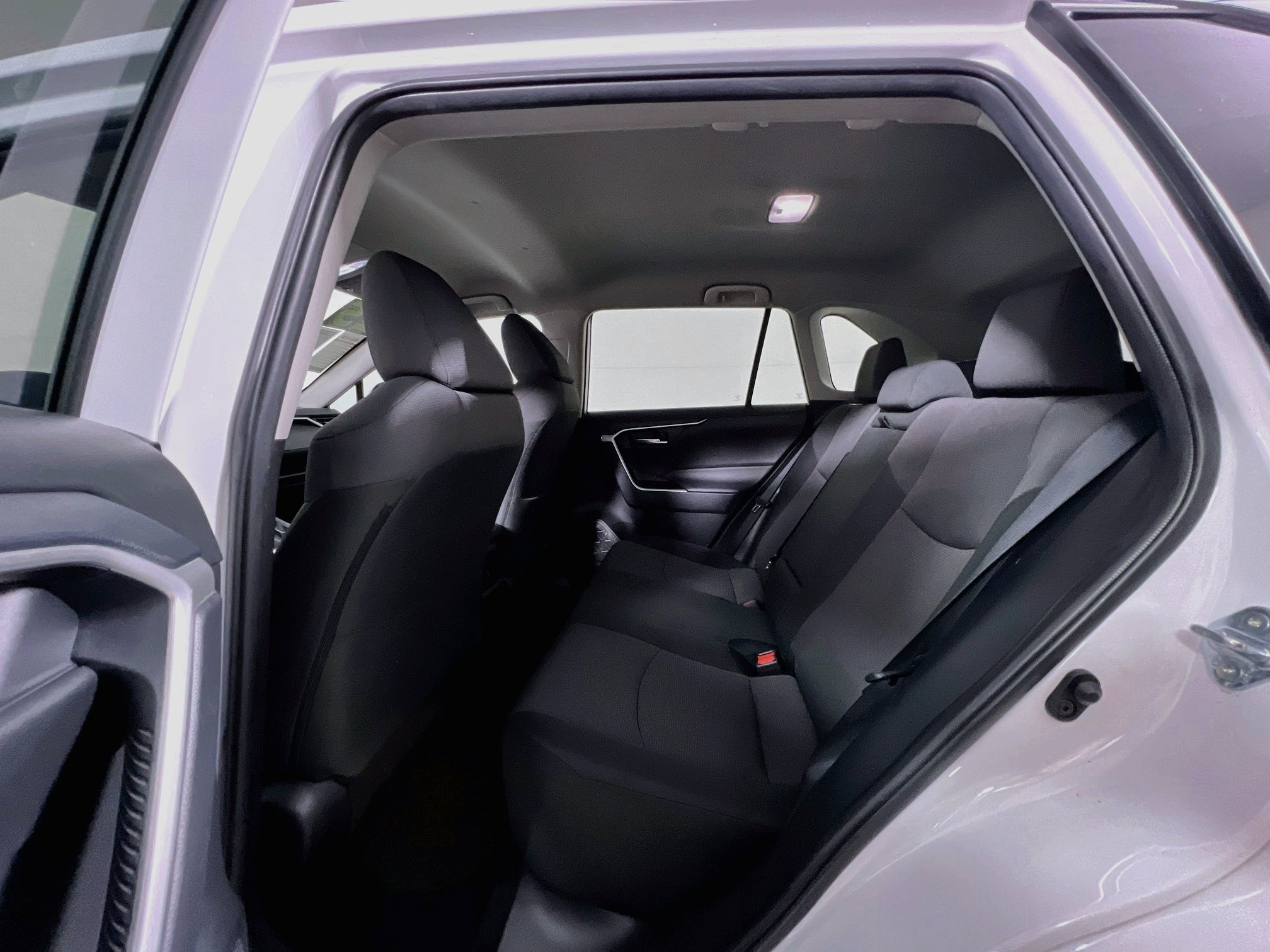 Used 2025 Toyota RAV4 XLE FWD image 29