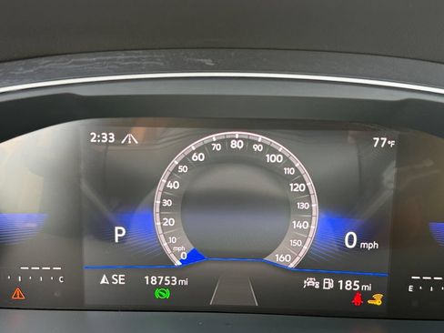Used 2024 Volkswagen Tiguan SE R-Line AWD/4WD image 13