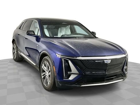 Certified 2024 Cadillac Lyriq Luxury AWD/4WD image 1