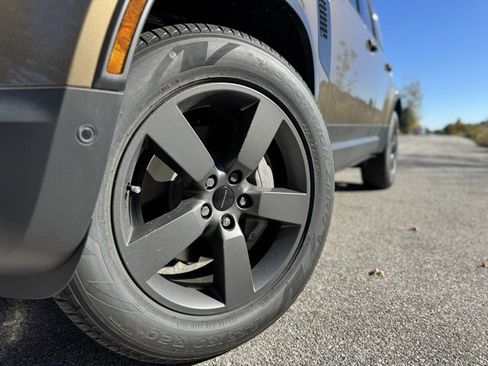 New 2026 Land Rover Defender 110 S image 2