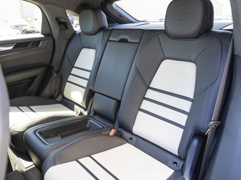 New 2026 Porsche Cayenne Turbo GT image 40