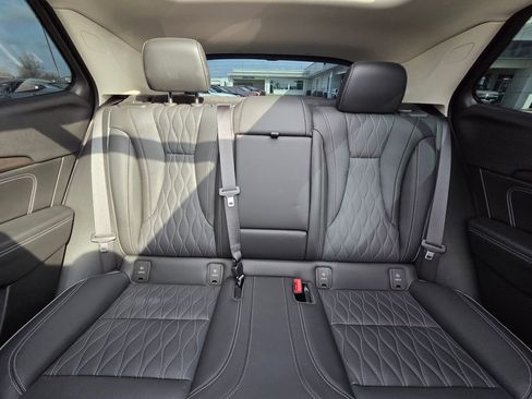 Used 2022 Buick Envision Avenir w/ Technology Package II image 30