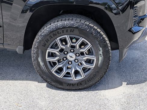 Certified 2025 Chevrolet Colorado Z71 AWD/4WD image 10