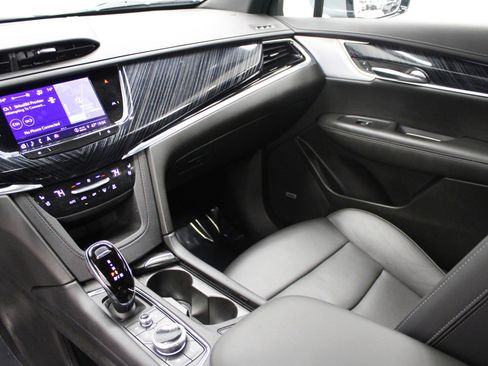 Used 2024 Cadillac XT6 Premium Luxury w/ LPO, Floor Liner Package image 27