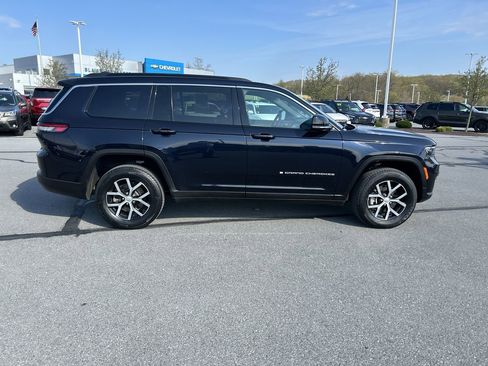 Used 2024 Jeep Grand Cherokee L Limited image 8