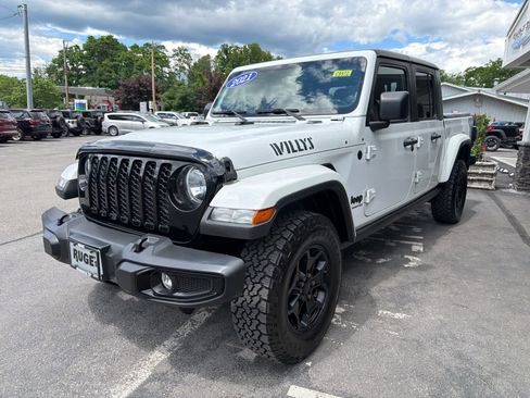 Used 2021 Jeep Gladiator Sport AWD/4WD image 3
