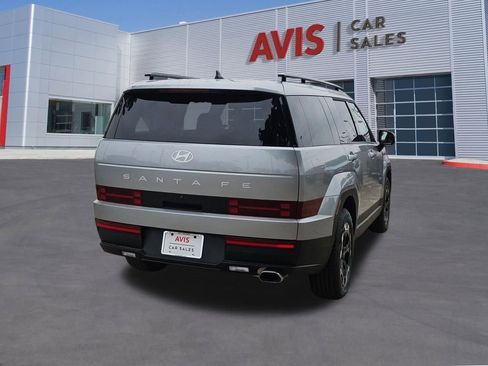 Used 2025 Hyundai Santa Fe SEL FWD image 6