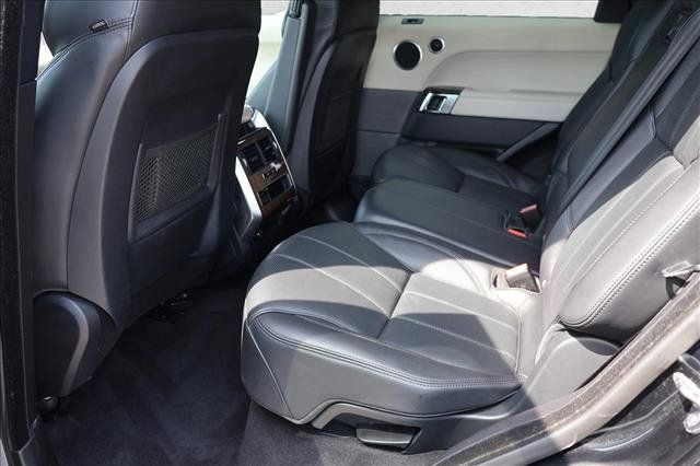 Used 2014 Land Rover Range Rover Sport HSE AWD/4WD image 23