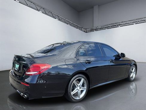 Used 2017 Mercedes-Benz E 300 4MATIC image 7