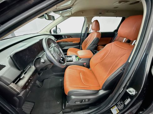 Used 2024 Kia Carnival SX FWD image 13