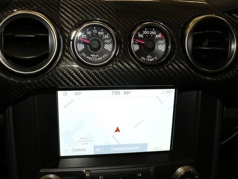 Used 2022 Ford Mustang Shelby GT500 w/ Carbon Fiber Track Pack image 23