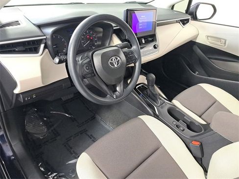 Used 2025 Toyota Corolla LE image 18