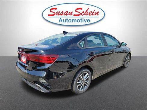 Used 2024 Kia Forte LXS FWD image 23