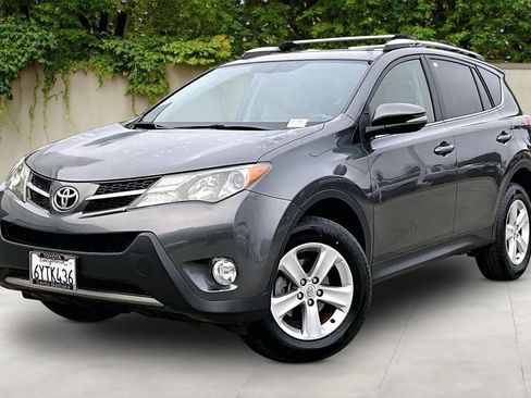 Used 2013 Toyota RAV4 XLE AWD/4WD image 3