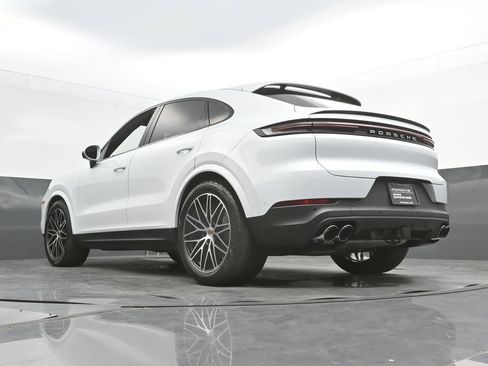 Used 2026 Porsche Cayenne Coupe AWD/4WD image 37
