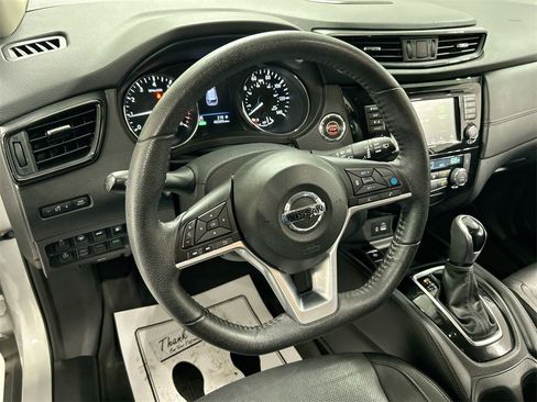 Used 2020 Nissan Rogue SL w/ Premium Package image 4