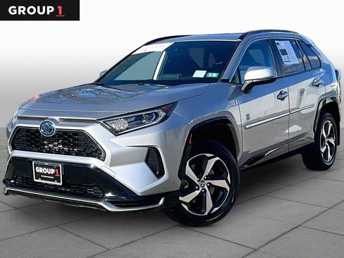Used 2021 Toyota RAV4 SE w/ Weather & Moonroof Package AWD/4WD image 1