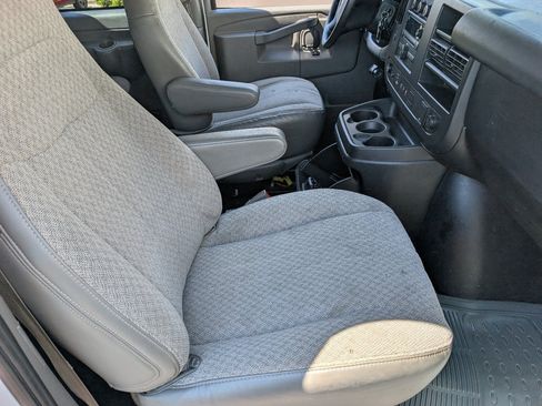 Used 2019 Chevrolet Express 2500 LT w/ LT Preferred Equipment Group RWD image 11