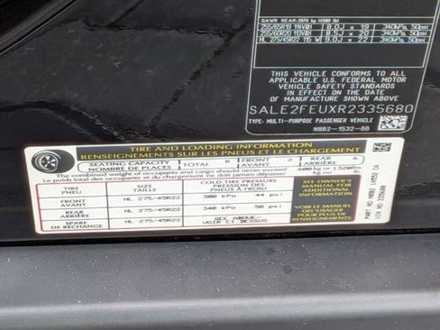 Certified 2024 Land Rover Defender 130 X-Dynamic SE AWD/4WD image 21