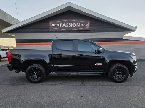 Used 2018 Chevrolet Colorado Z71 w/ Z71 Midnight Edition AWD/4WD image 6