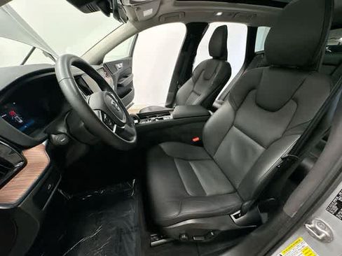 Used 2023 Volvo XC60 B5 Plus w/ Protection Package Premier AWD/4WD image 17