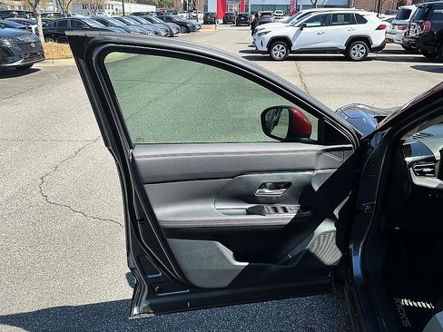 New 2026 Nissan Kicks SR image 7