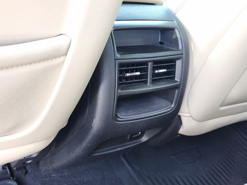 Used 2018 Cadillac XT5 Luxury w/ Driver Awareness Package FWD image 40