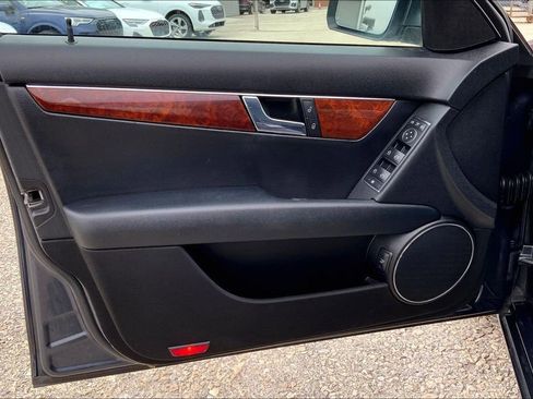 Used 2008 Mercedes-Benz C 300 Sedan image 22