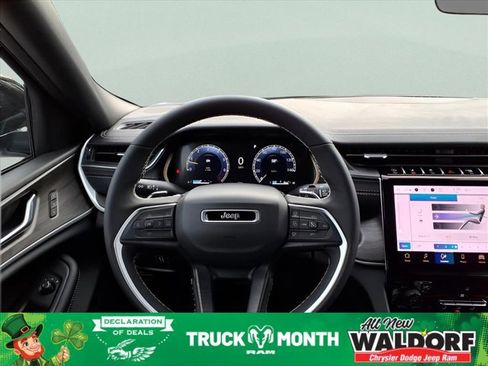 New 2025 Jeep Grand Cherokee Limited image 11