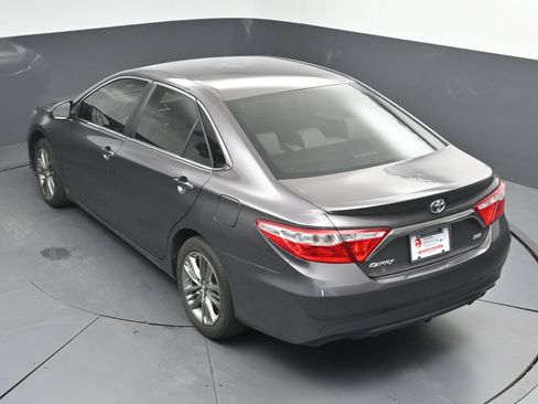 Used 2017 Toyota Camry SE FWD image 38