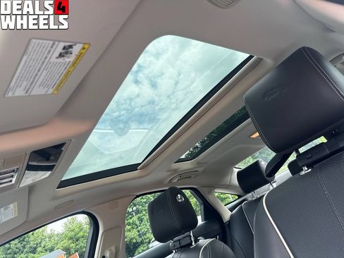 Used 2019 Jaguar XJ R-Sport AWD/4WD image 21
