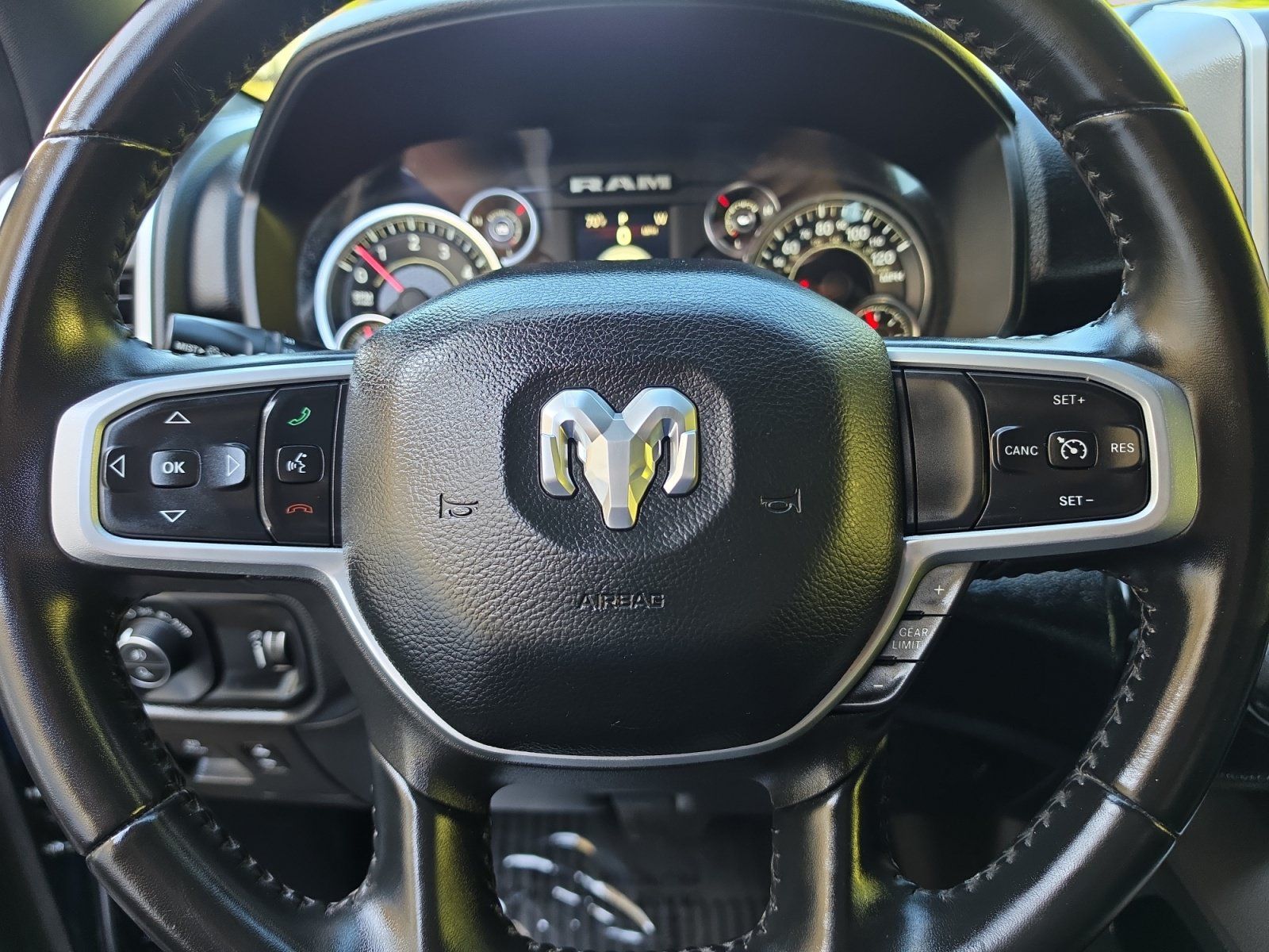 Used 2022 RAM 1500 Big Horn AWD/4WD image 12