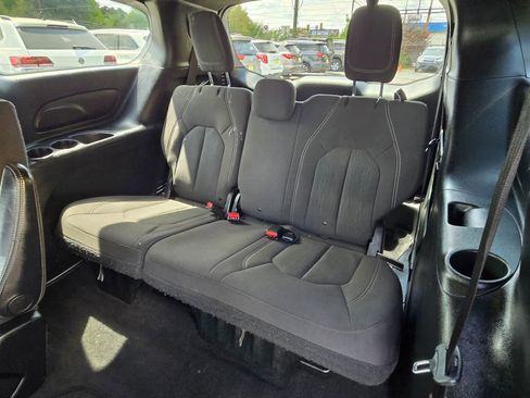Used 2019 Chrysler Pacifica Touring Plus image 11