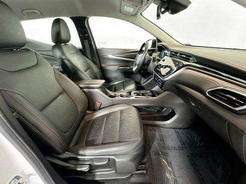 Used 2023 Chevrolet Bolt EUV LT w/ Convenience Package image 26