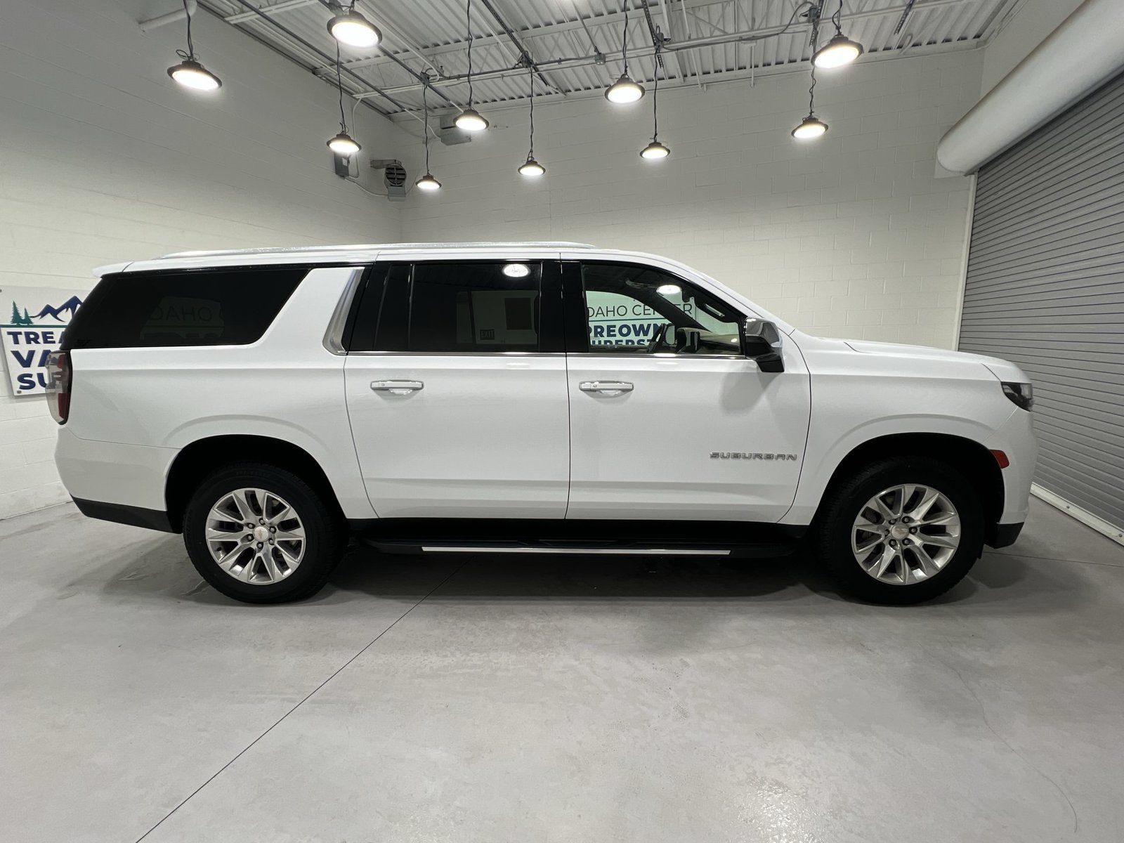 Used 2024 Chevrolet Suburban Premier AWD/4WD image 9