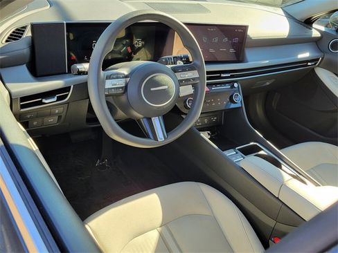Used 2024 Hyundai Sonata SEL image 3