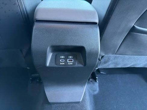 Used 2024 Subaru Crosstrek 2.0i Premium image 29