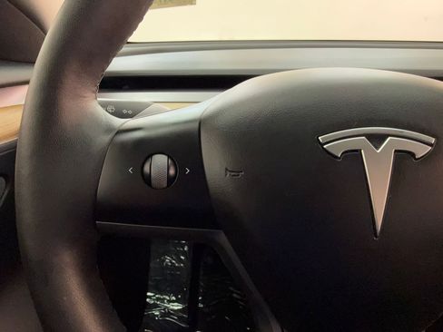 Used 2023 Tesla Model 3 Standard Range image 15