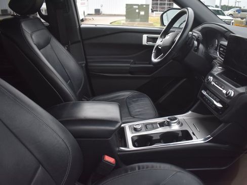 Used 2020 Ford Explorer Limited AWD/4WD image 4