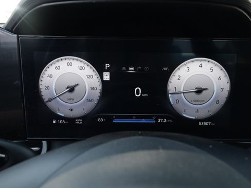 Used 2025 Hyundai Elantra Limited image 22