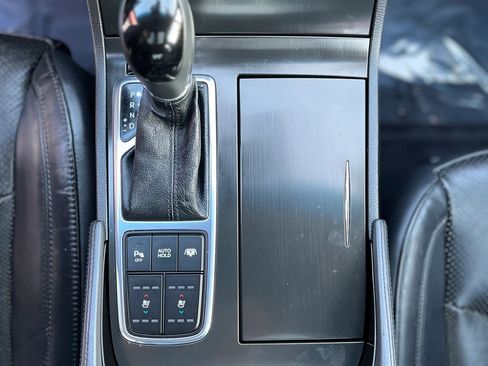 Used 2016 Hyundai Azera Limited image 18