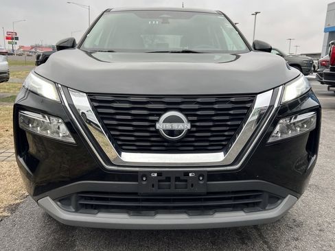 Used 2023 Nissan Rogue SV image 3