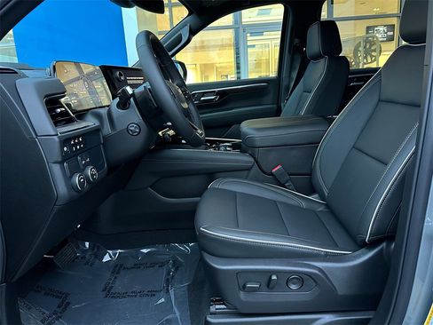 New 2026 Chevrolet Suburban Premier image 20