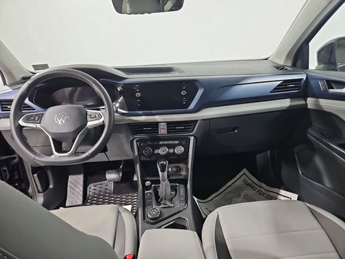 Certified 2024 Volkswagen Taos SE w/ Panoramic Sunroof Package image 15